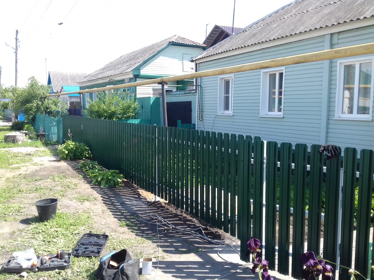 Комбинированный забор 25м штакетник и профлист, ворота, калитка фото в Рязани