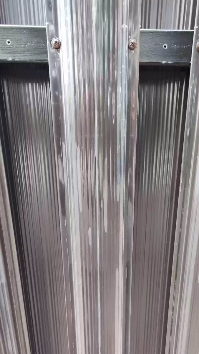 Забор из евроштакетника 22м RAL8019/8019 Темный Шоколад двусторонний фото 3 в Рязани