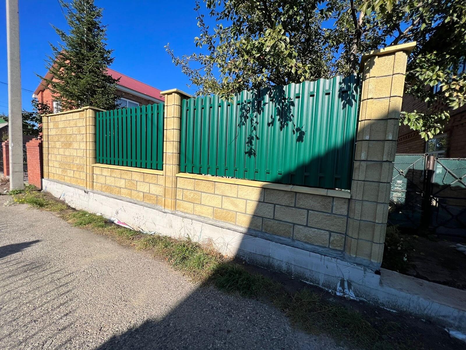Забор из евроштакетника 22м RAL6005/6005 Зеленый Мох двусторонний фото 4 в Рязани