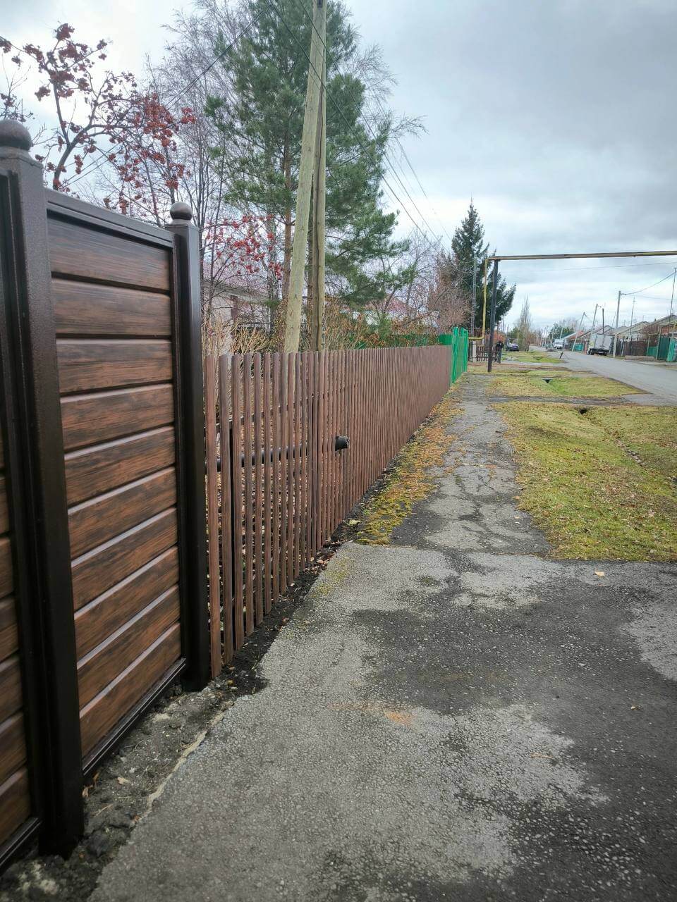 Забор из металлосайдинга Евро-Брус 46м Античное Дерево Принтек фото 3 в Рязани