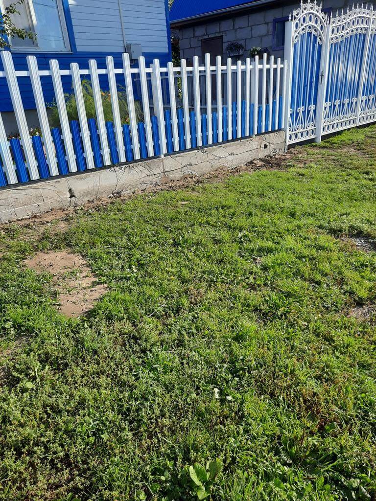 Забор из евроштакетника 14м RAL9003 Белый, RAL5005 Синий Сигнал фото 3 в Рязани